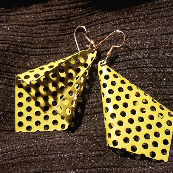 4/$20 Army net earings - Picture 2 of 2